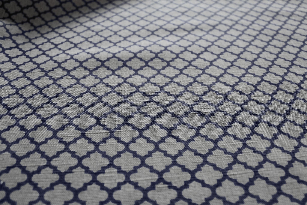 Jonna Deep Blue - Curtain fabric, dark blue moroccan clover pattern