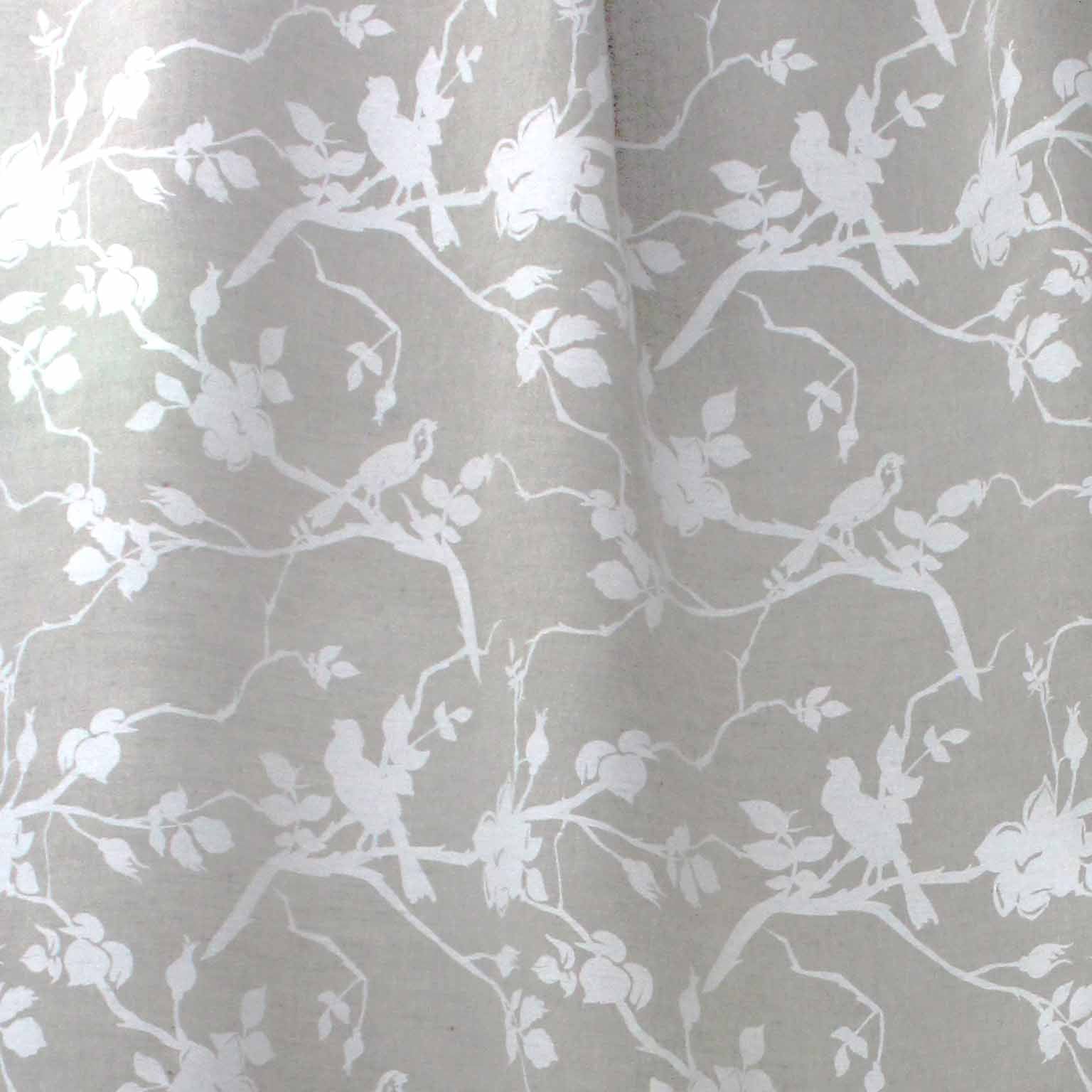 Rosebird White - Curtain fabric with white pattern of birds sitting on a tree