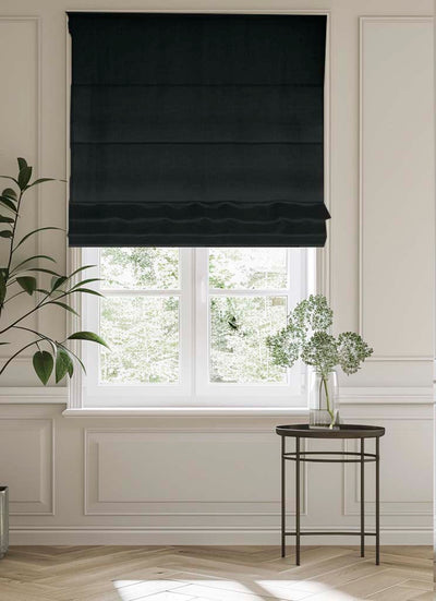 Black Roman blind made of stonewashed linen mix fabric