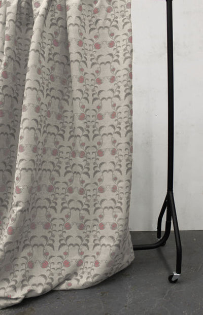 Dana Dusty Pink - Curtain fabric with pink / grey flower print