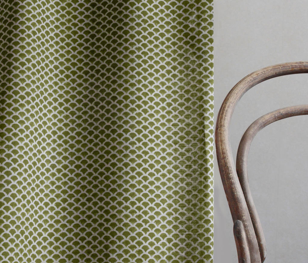 Erle Khaki - Natural curtain fabric, Green contemporary print