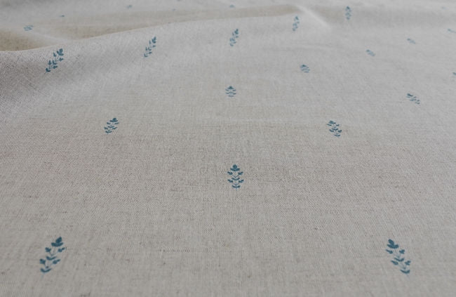 Asli Marine - Natural fabric with classical Blue pattern