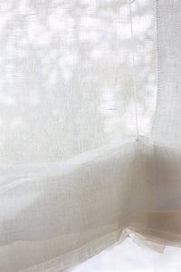 Close-Up Relaxed Blind - 100% linen fabric