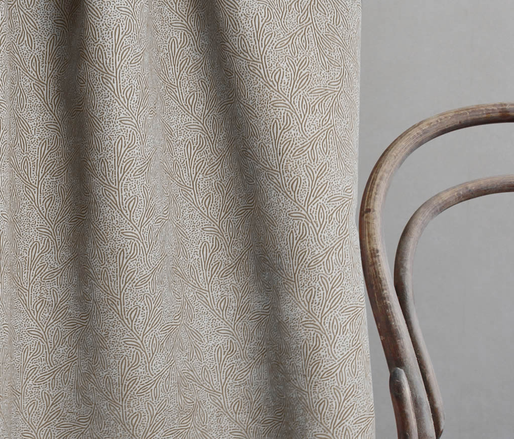 Alma Sand - Curtain fabric with Brown botanical print