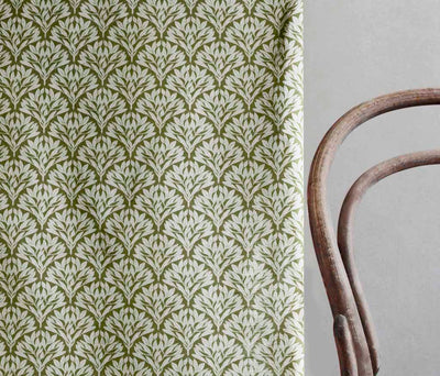 Birna Seaweed - Curtain fabric with Green botanical print