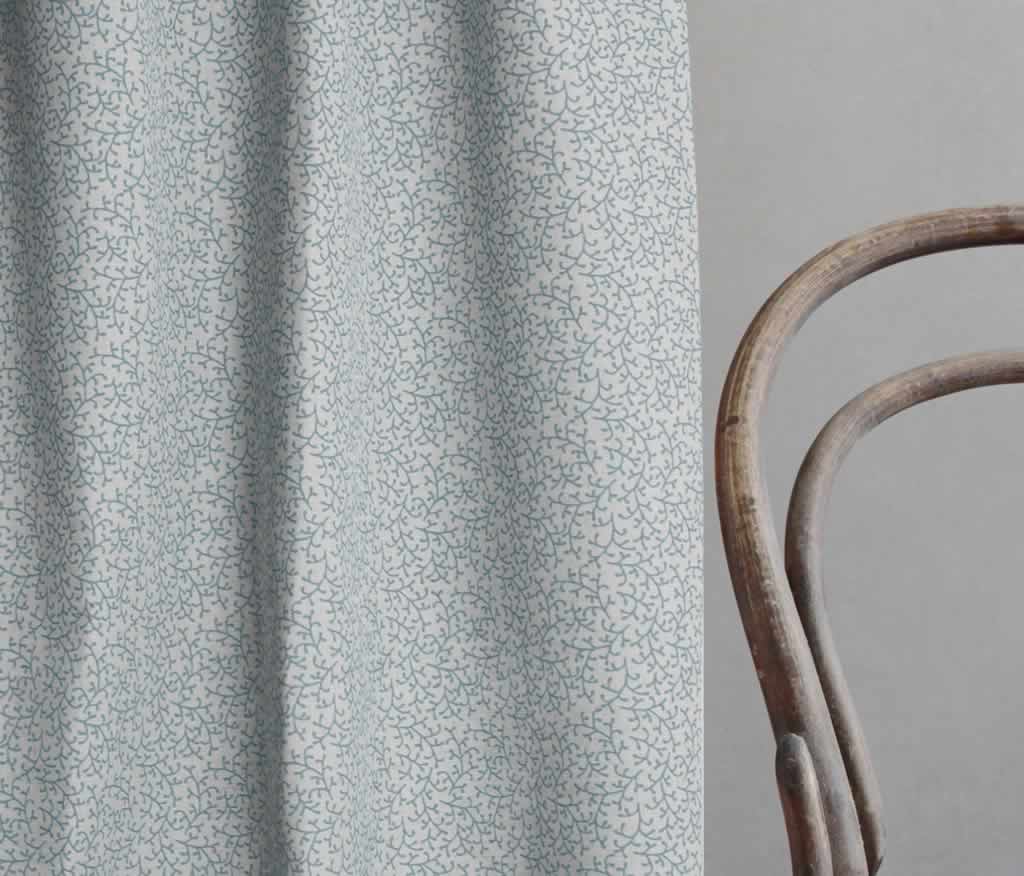 Phila True Blue  - Curtain fabric with Light Blue botanical print